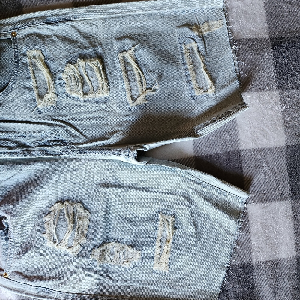 Shorts - Picture 5 of 6